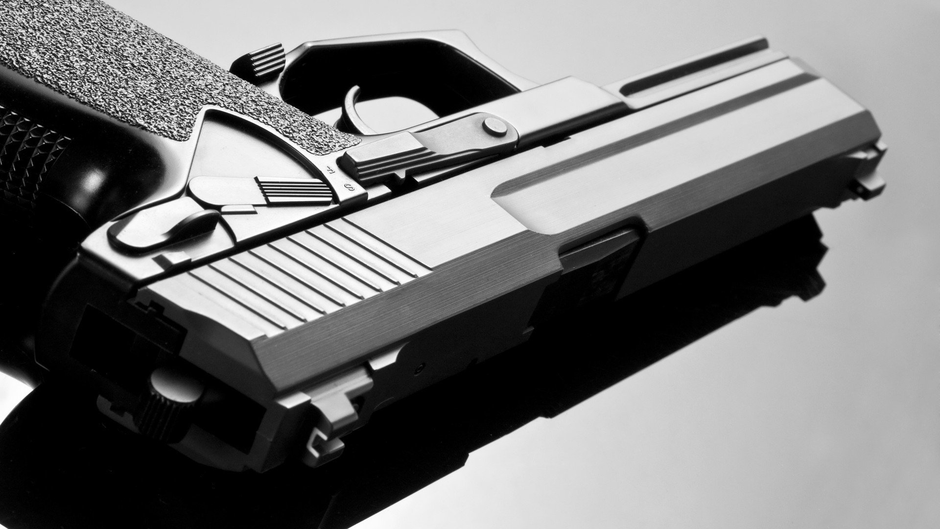 “季后赛临近,战局渐趋明朗,冠军争夺激烈升温”,季后赛 2021