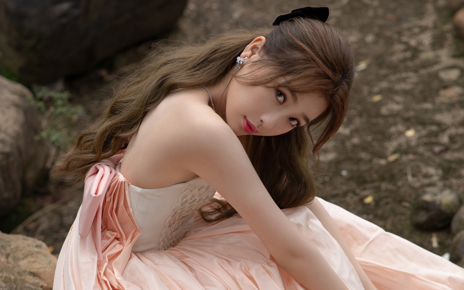 Kysports-佛罗伦萨中场球员送出精准传球，帮助球队锁定胜局，佛罗伦萨足球